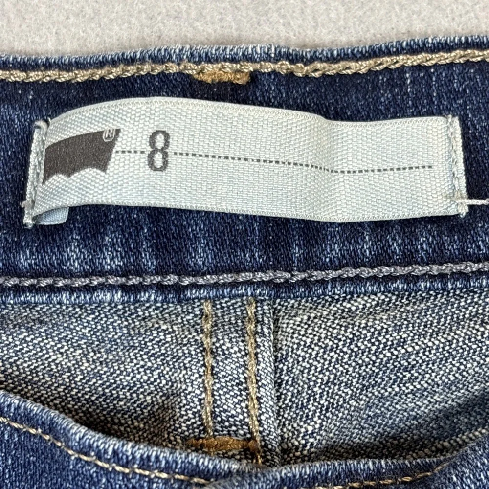 Levis‎ women's denim blue jeans capris sz. 8 cuffed hems stretch Cotton pockets